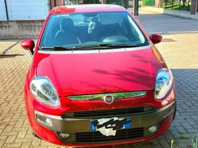 Usata Fiat Punto Evo Dynamic 105 CV (77 kW) 2010 Rosso Utilitaria