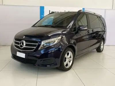 Usata Mercedes V220 Executive 163 CV (119 kW) 2014 Blu/azzurro Monovolume