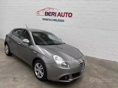 Usata Alfa Romeo Giulietta 105 CV (77 kW) 2013 Grigio Utilitaria