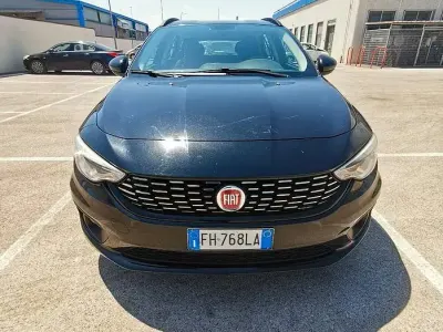 Usata Fiat Tipo Easy 120 CV (88 kW) 2017 Nero Station wagon
