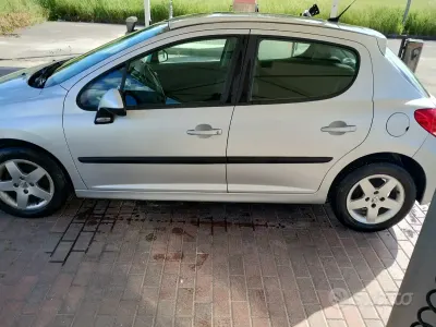 Usata Peugeot 207 2010 Grigio Utilitaria