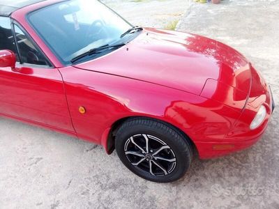 Usata Mazda MX5 116 CV (85 kW) 1992 Rosso Cabrio