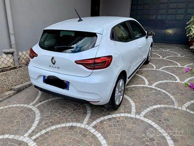Usata Renault Clio V Business 101 CV (74 kW) 2022 Bianco Berlina