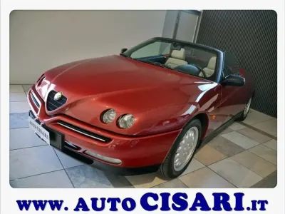 Begagnad Alfa Romeo Spider Lusso 150 HK (110 kW) 1995 Röd Cab
