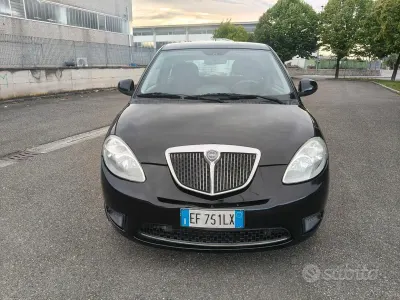 Usata Lancia Ypsilon 69 CV (50 kW) 2011 Nero Utilitaria