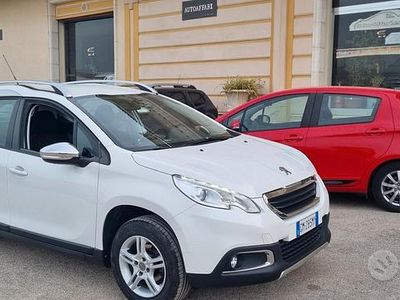 Usata Peugeot 2008 Active 82 CV (60 kW) 2015 Bianco SUV