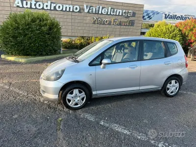 Usata Honda Jazz 65 CV (47 kW) 2004 Grigio Utilitaria
