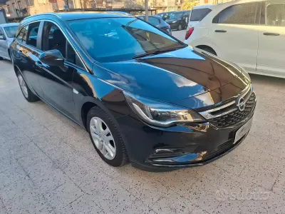Usata Opel Astra Edition 110 CV (80 kW) 2017 Nero Station wagon