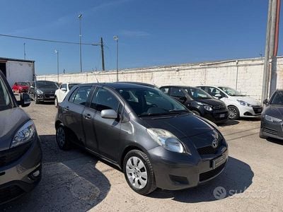 Second-hand Toyota Yaris Sol 70 CP (51 kW) 2009 Gri Hatchback