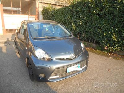 Usata Toyota Aygo Connect Style 68 CV (50 kW) 2013 Nero Utilitaria