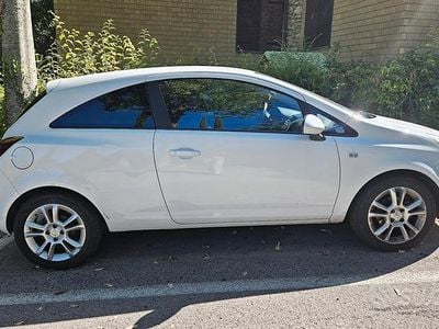 Usata Opel Corsa 69 CV (50 kW) 2010 Bianco Utilitaria