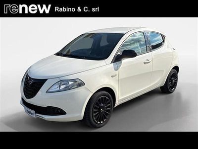 Usata Lancia Ypsilon 69 CV (50 kW) 2015 Bianco Utilitaria