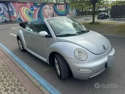 Usata VW New Beetle 101 CV (74 kW) 2006 Grigio Utilitaria