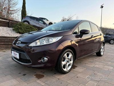 Gebraucht Ford Fiesta Titanium 97 PS (71 kW) 2010 Braun Kleinwagen