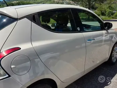Usata Lancia Ypsilon 69 CV (50 kW) 2015 Utilitaria