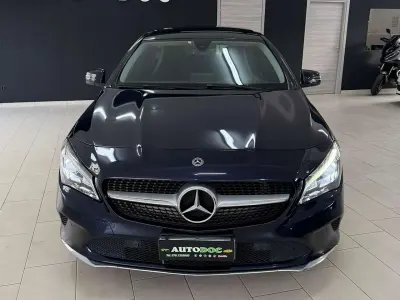 Gebraucht Mercedes CLA220 Shooting Brake Premium 177 PS (130 kW) 2019 Blau Kombi