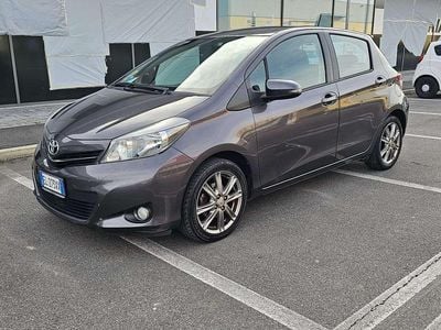 Usata Toyota Yaris Lounge 99 CV (72 kW) 2012 Other Utilitaria