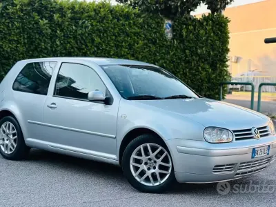 Usata VW Golf IV 105 CV (77 kW) 2001 Grigio Berlina