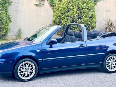 Usata VW Golf Cabriolet 90 CV (66 kW) 2001 Blu Cabrio