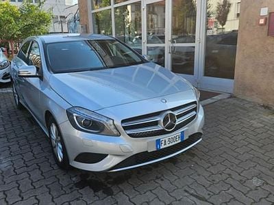 Usata Mercedes A180 109 CV (80 kW) 2015 Argento Berlina