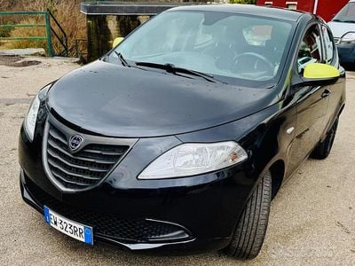 Usata Lancia Ypsilon Platinum 69 CV (50 kW) 2014 Nero Utilitaria