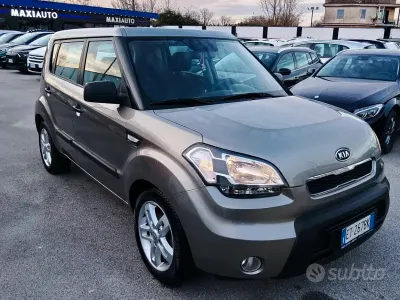 Usata Kia Soul 128 CV (94 kW) 2013 Grigio SUV