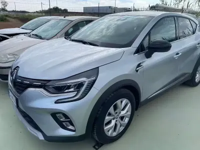 Usata Renault Captur Techno 93 CV (68 kW) 2022 Grigio SUV