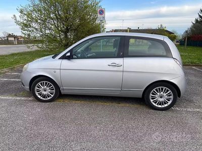 Usata Lancia Ypsilon 60 CV (44 kW) 2008 Grigio Utilitaria