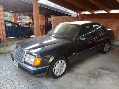 Begagnad Mercedes 200 109 HK (80 kW) 1989 Sedan