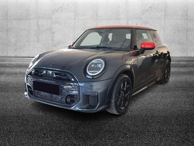 Begagnad Mini John Cooper Works 156 HK (114 kW) 2024 Svart Halvkombi