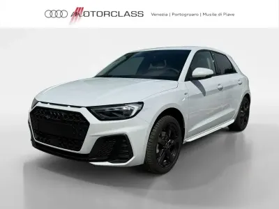 Nuova Audi A1 Sportback S-Line 116 CV (85 kW) 2026 Bianco ghiacciaio metallizzato Utilitaria