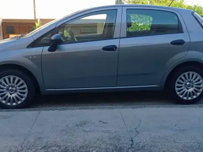 Usata Fiat Punto Evo Active 69 CV (50 kW) 2011 Grigio Utilitaria