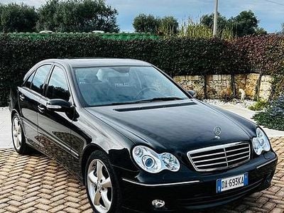 Usata Mercedes C220 122 CV (89 kW) 2006 Nero Berlina