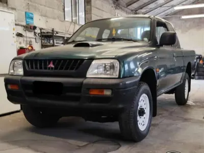 Usata Mitsubishi L200 99 CV (72 kW) 1998 Verde Pick-up