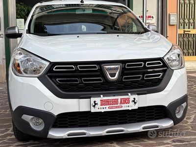 Usata Dacia Lodgy Stepway 115 CV (84 kW) 2022 Bianco Monovolume