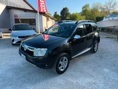 Occasion Dacia Duster Lauréate 102 PK (75 kW) 2012 Zwart SUV