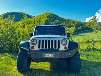 Begagnad Jeep Wrangler Rubicon 200 HK (147 kW) 2010 Grå SUV