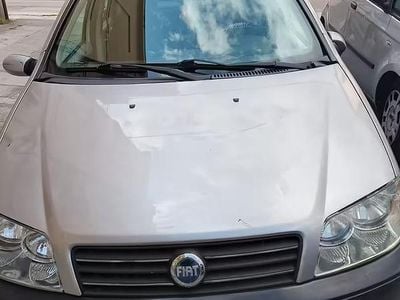 Usata Fiat Punto 80 CV (58 kW) 2004 Grigio Utilitaria
