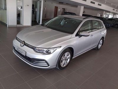 Usata VW Golf VIII Life 131 CV (96 kW) 2021 Argento Station wagon