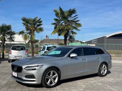 Usata Volvo V90 Momentum 150 CV (110 kW) 2018 Grigio Station wagon