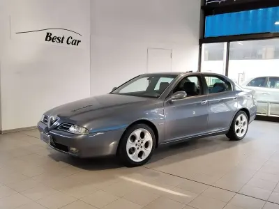 Usata Alfa Romeo 166 205 CV (150 kW) 1999 Grigio Berlina