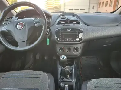 Usata Fiat Grande Punto 75 CV (55 kW) 2010 Bianco Utilitaria