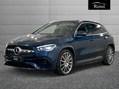 Usata Mercedes GLA200 150 CV (110 kW) 2023 Blu metallizzato SUV