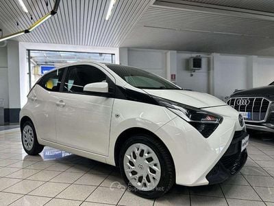 Usata Toyota Aygo 72 CV (52 kW) 2018 Bianco Utilitaria