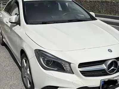 Usata Mercedes CLA200 136 CV (100 kW) 2015 Berlina