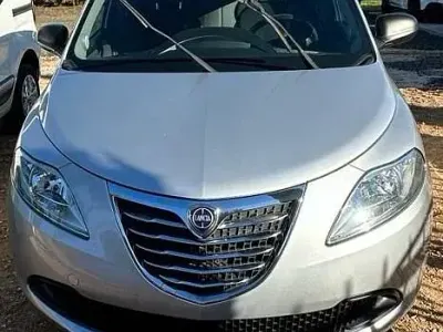Usata Lancia Ypsilon S 95 CV (69 kW) 2014 Argento Utilitaria