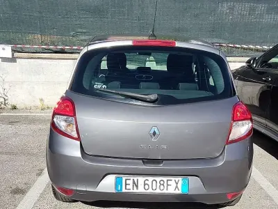 Usata Renault Clio IV 75 CV (55 kW) 2012 Grigio Berlina