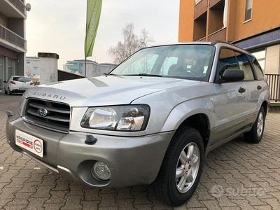 Usata Subaru Forester 125 CV (91 kW) 2002 Grigio SUV