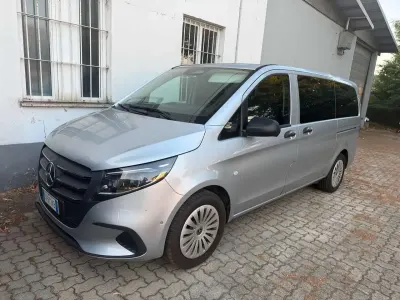 Usata Mercedes Vito 222 CV (163 kW) 2024 Argento Furgone