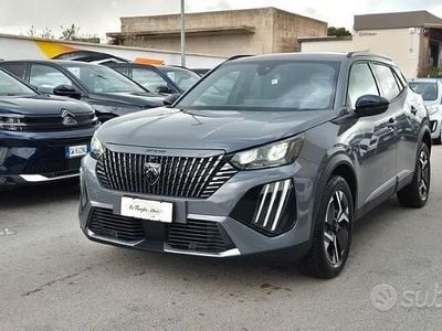 Usata Peugeot 2008 Allure 100 CV (73 kW) 2025 Grigio SUV